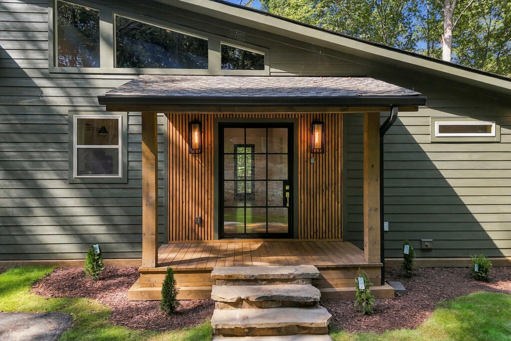93 Elmwood Circle