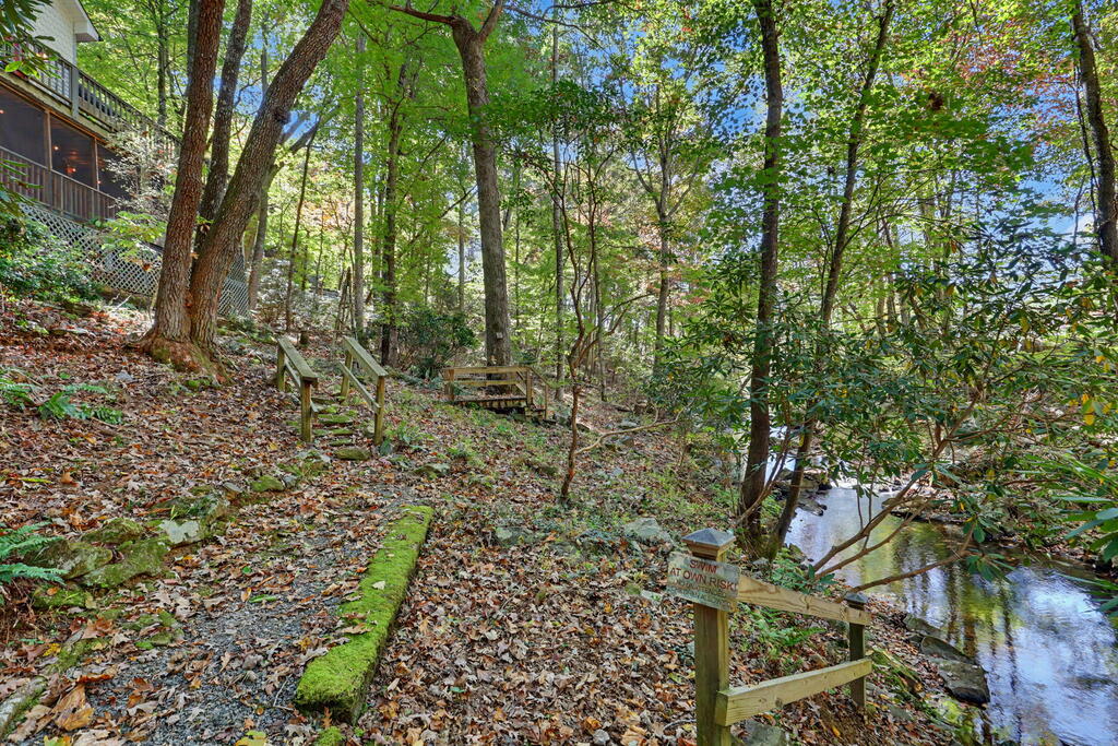 3195 Creekview Road