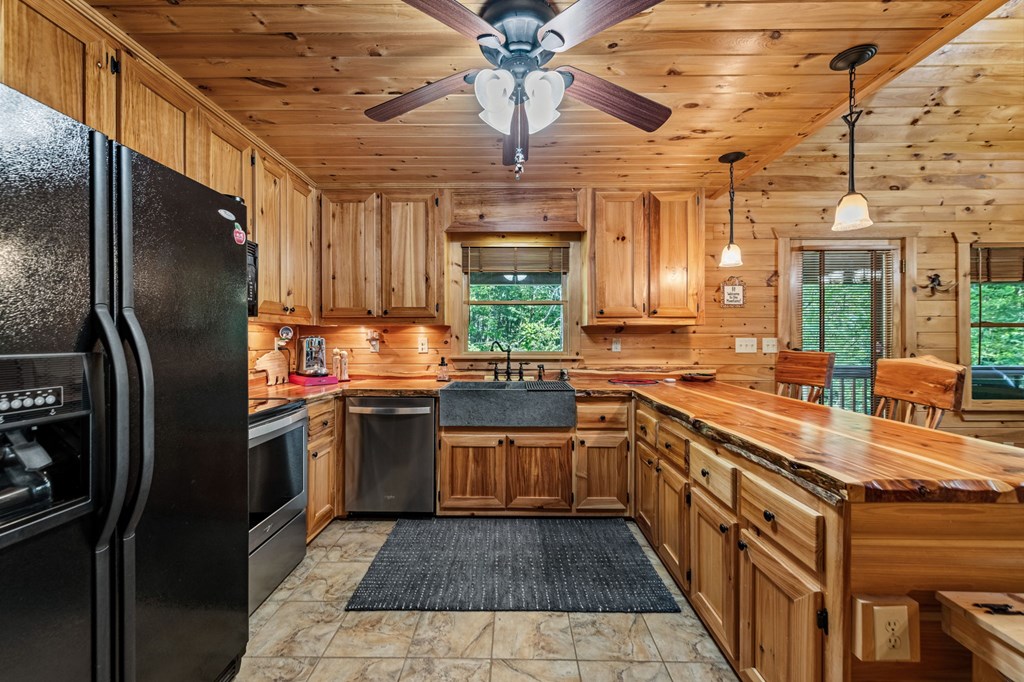 886 Spruce Circle