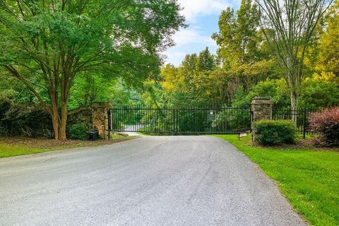 135 Red Oak Trail Ellijay GA 30540