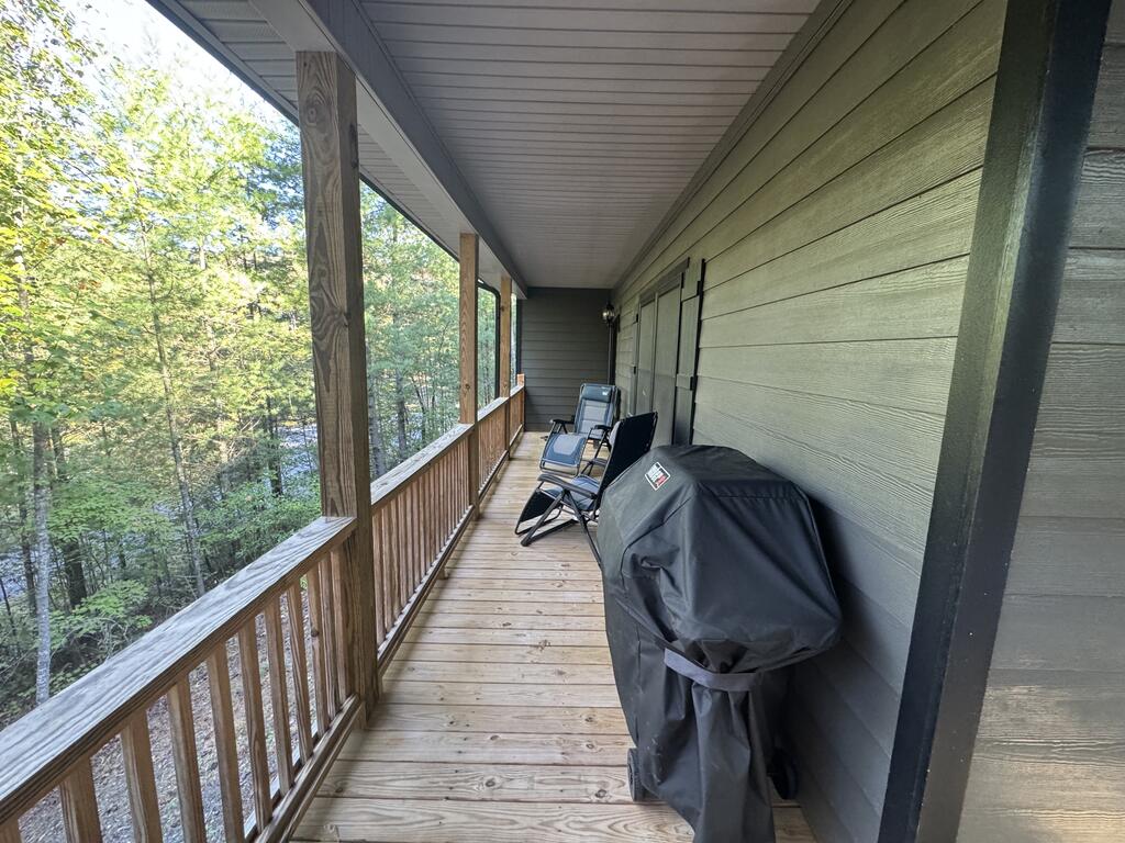 33 Fischer Lane