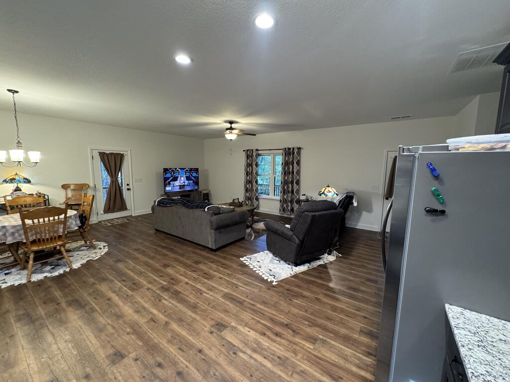 33 Fischer Lane