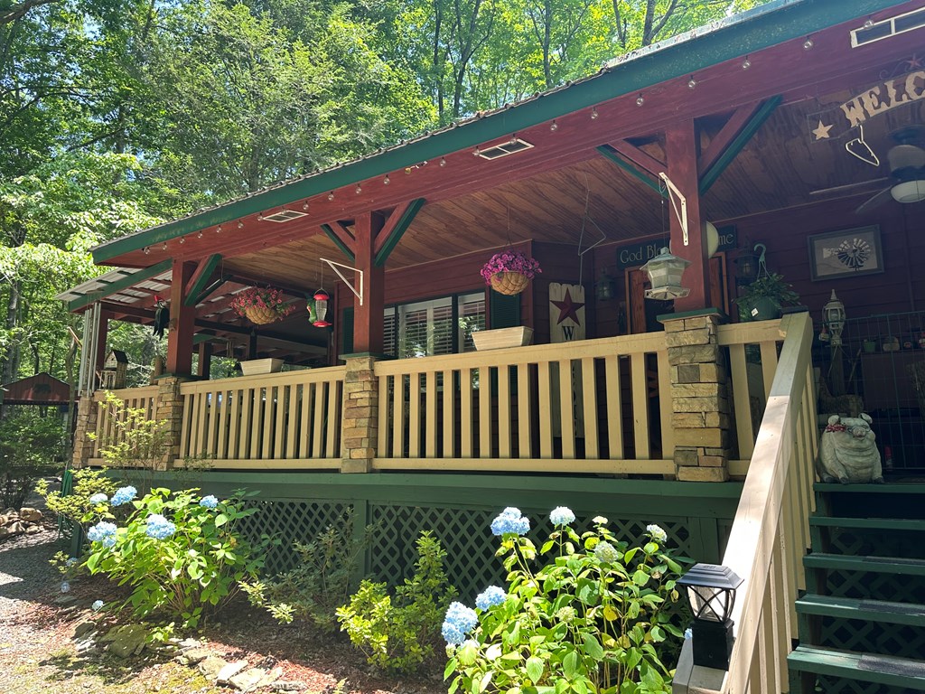 10 Whippoorwill Lane