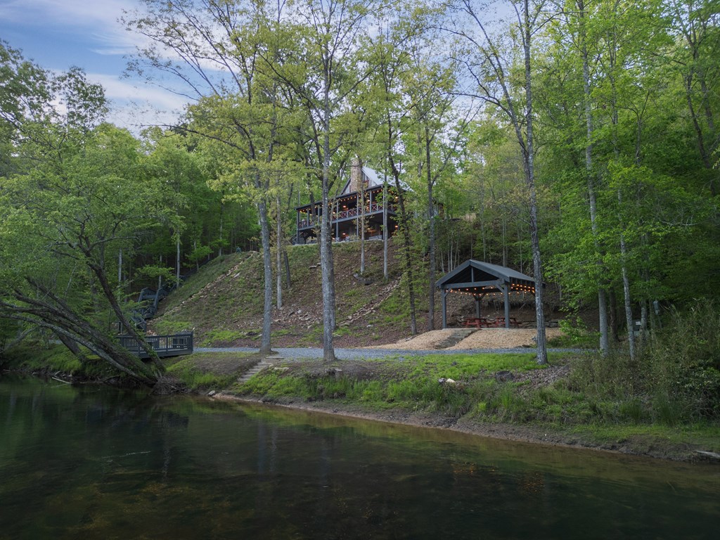 207 Arrow Way