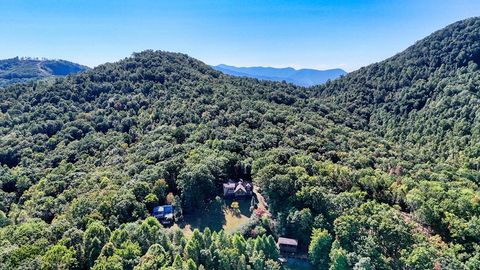 A home in Hayesville