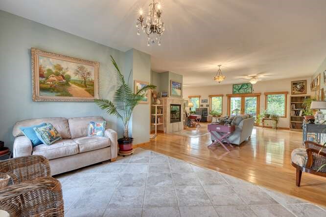 275 Everetts View