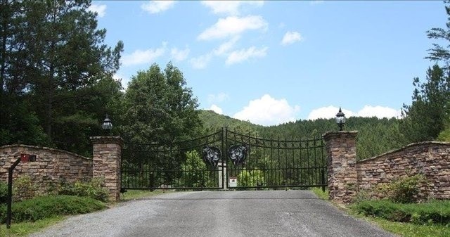 37 Black Bear Ridge Road