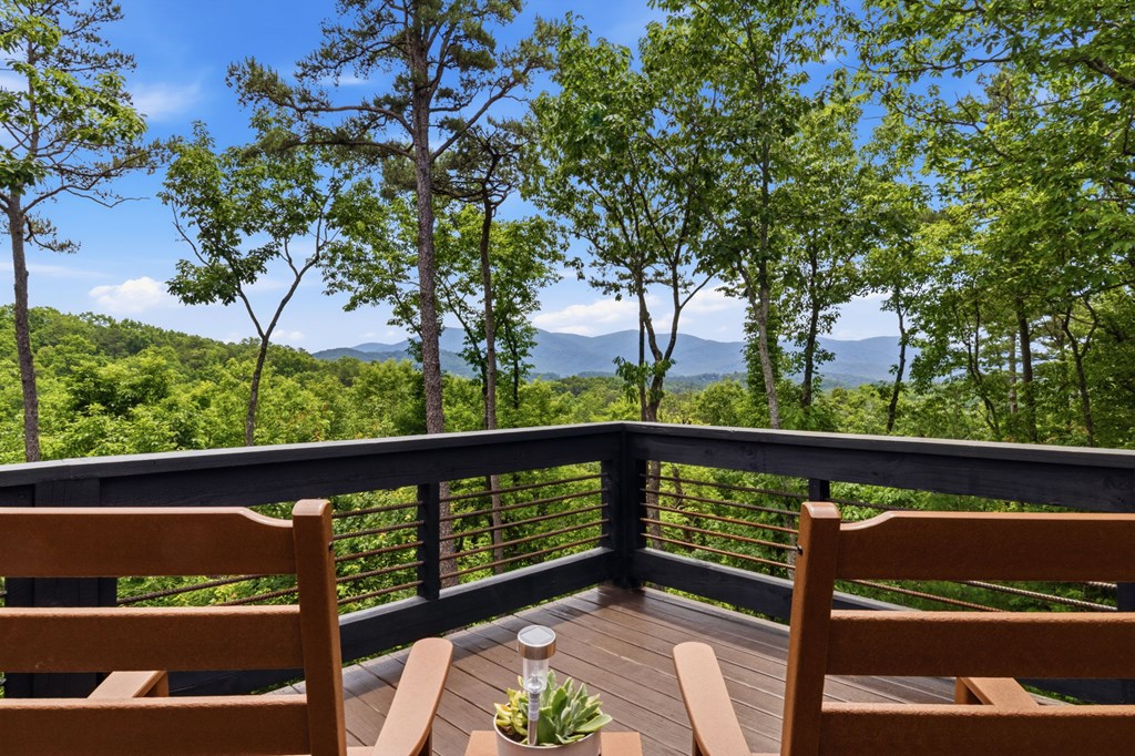 Some views stop you in your tracks.. and this is one of them! Tucked i – image 33