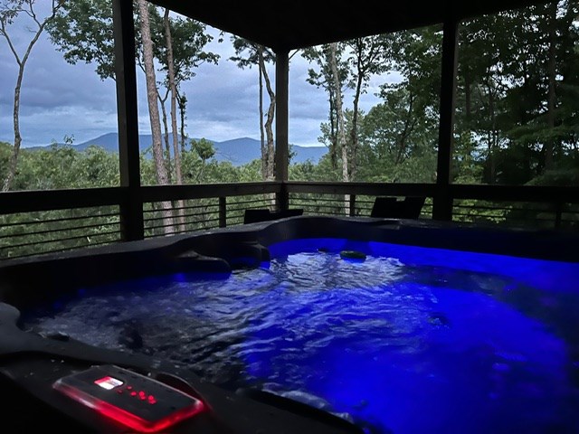 Some views stop you in your tracks.. and this is one of them! Tucked i – image 92