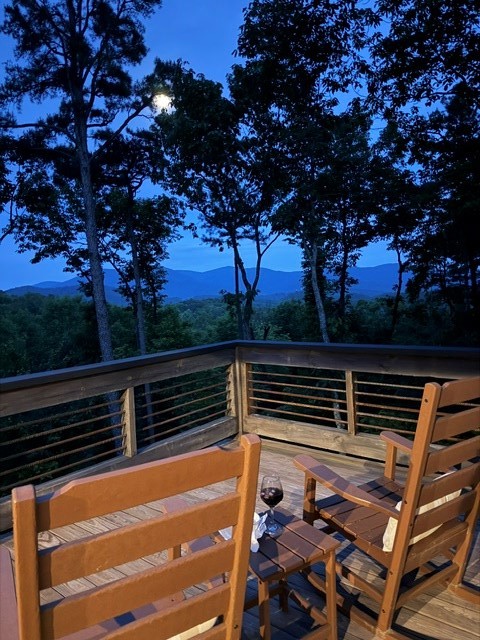 Some views stop you in your tracks.. and this is one of them! Tucked i – image 89