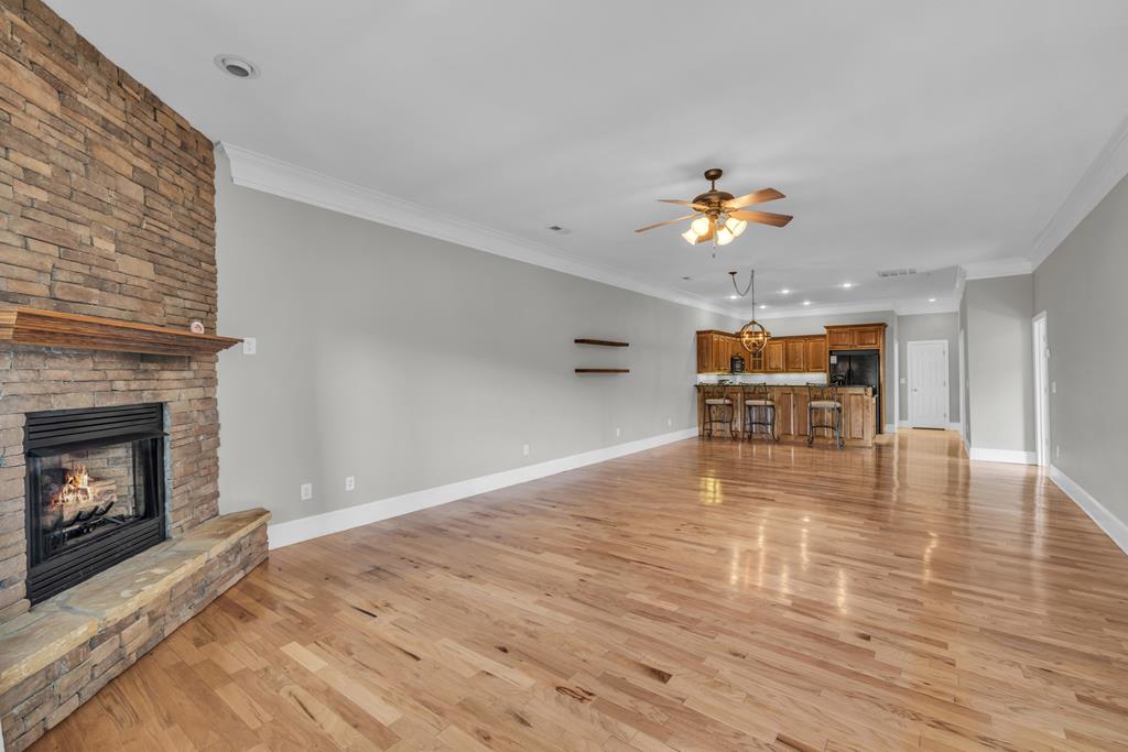 1647-8H Lakeview Drive