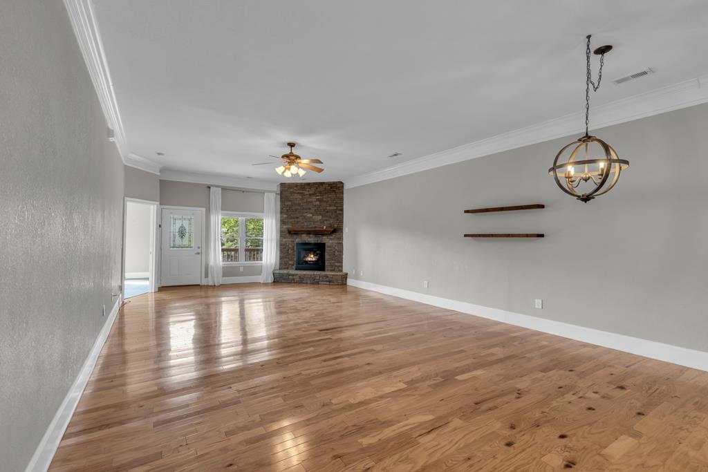 1647-8H Lakeview Drive
