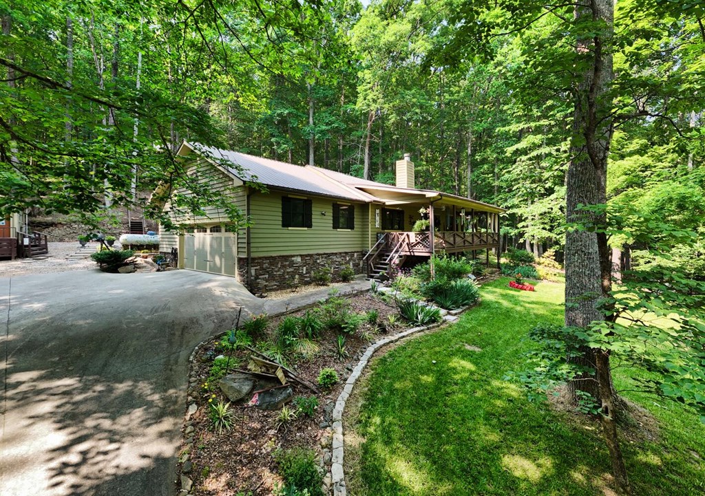 19 Deer Trail