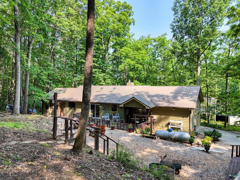 19 Deer Trail