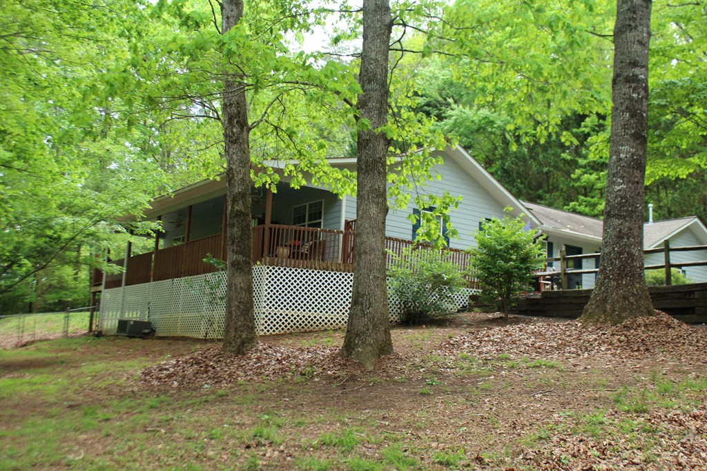 6961 Woodlake Circle