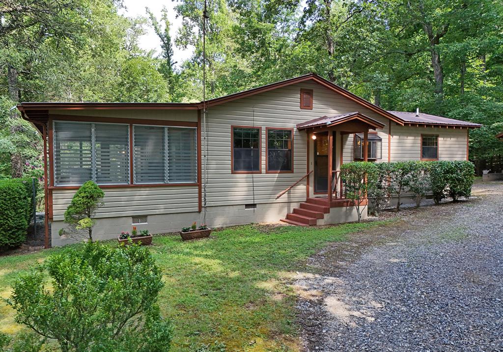 306 Lake View Circle