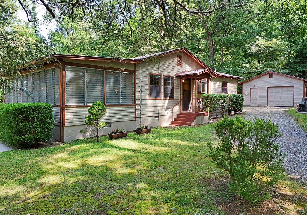306 Lake View Circle