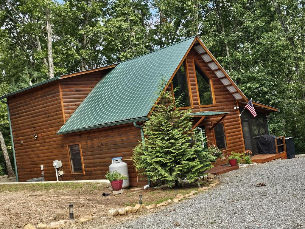 87 Whispering Hills Road