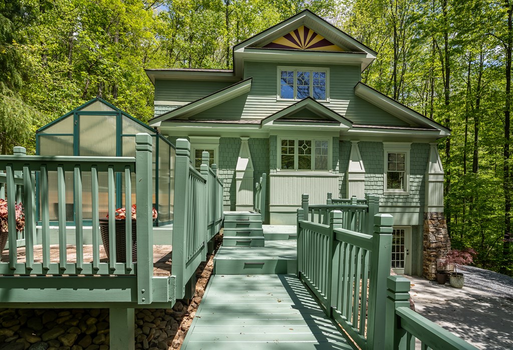 8954 Doublehead Gap Road