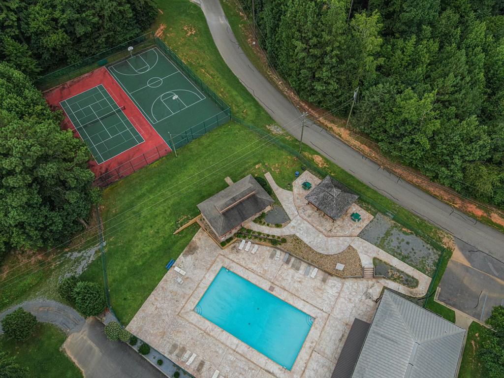 962 NE Raccoon Ridge Ne