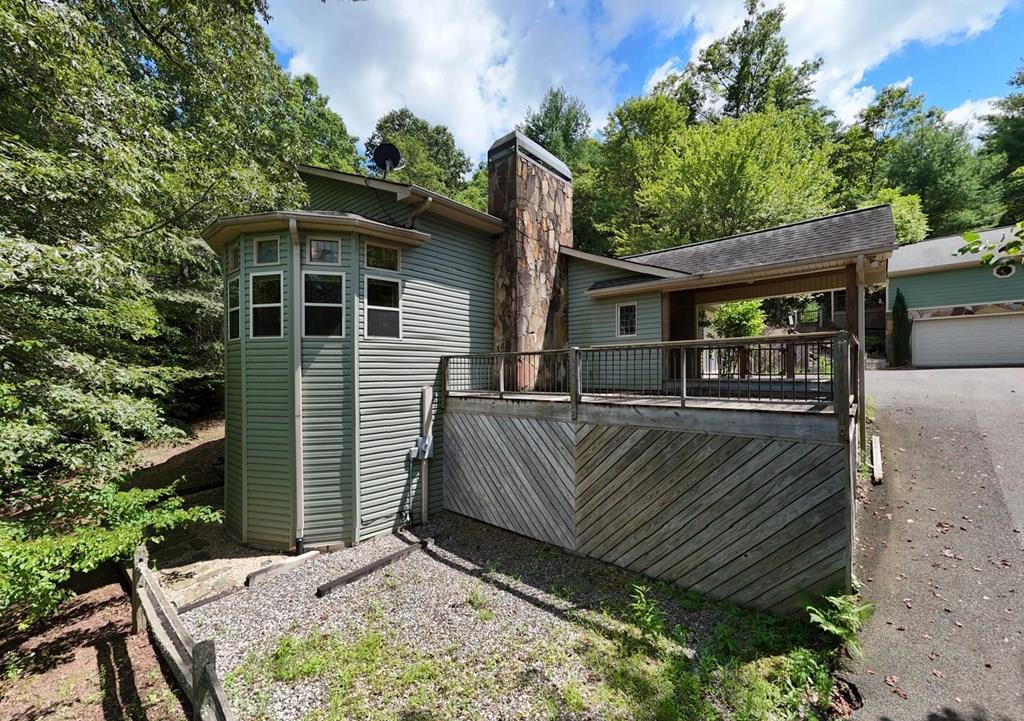 1048 Hawks Claw Road