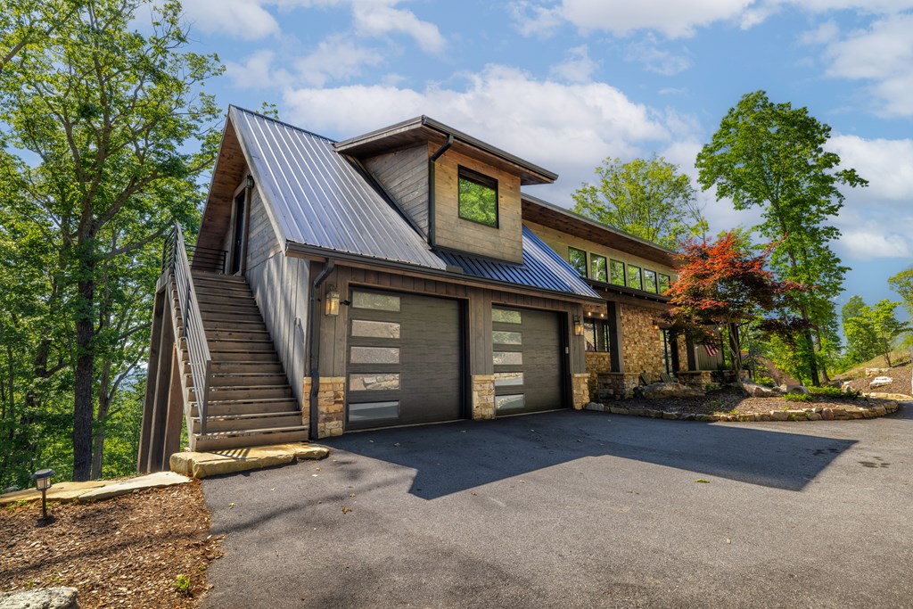 126 Wawayanda Drive