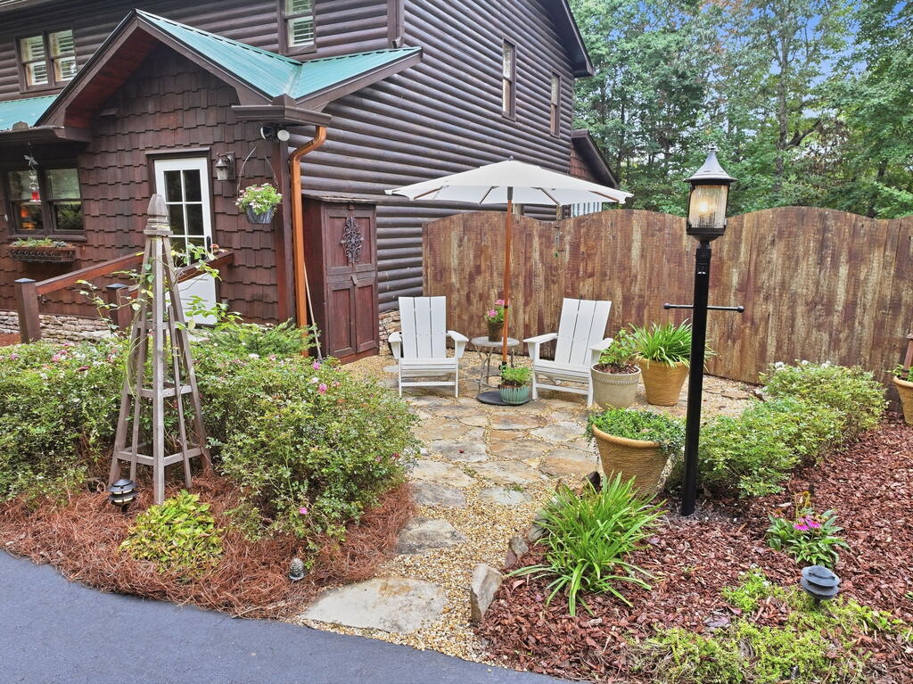 205 Minnehaha Trail
