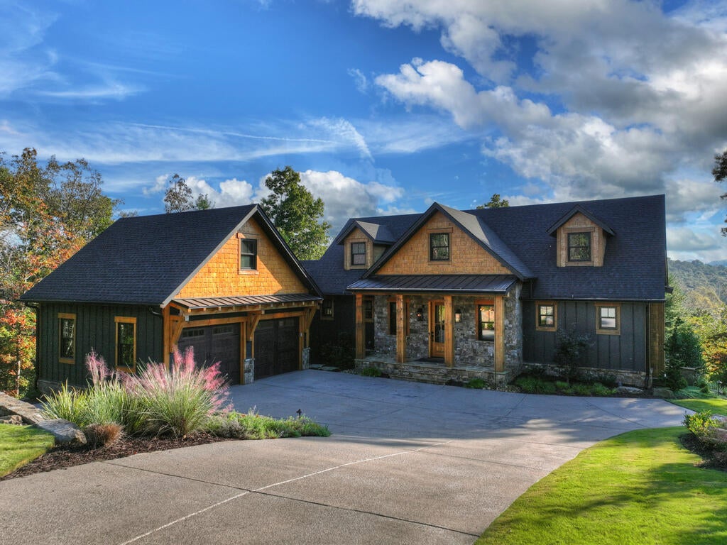 387 Hickory Way