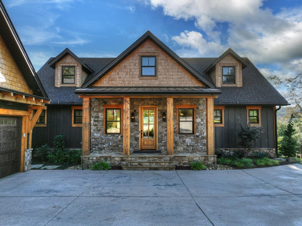 387 Hickory Way
