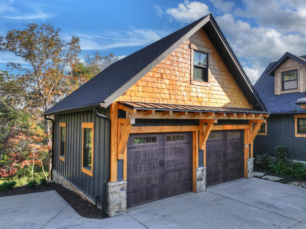 387 Hickory Way