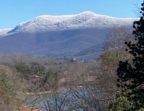 A home in Hiawassee