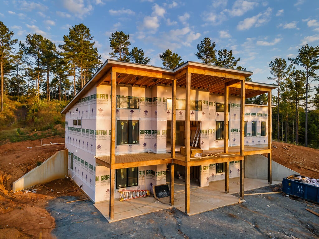 2385 Springfield Parkway