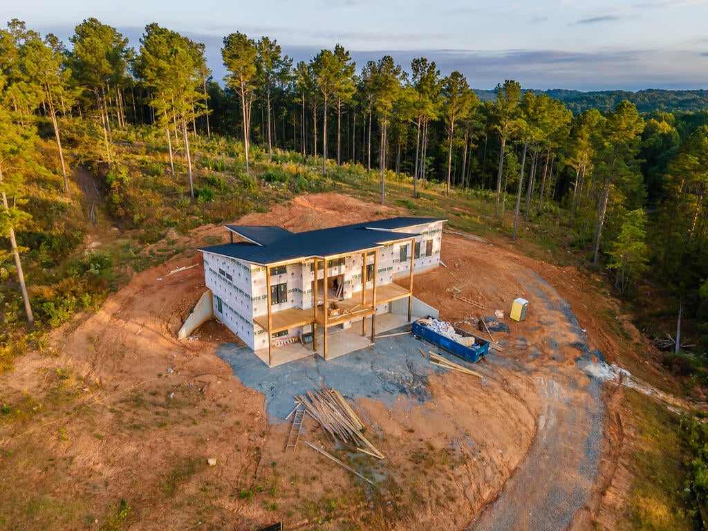 2385 Springfield Parkway
