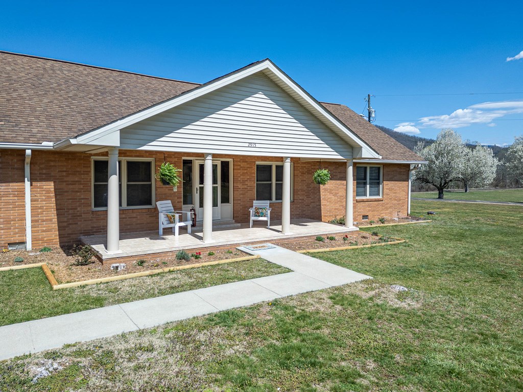 2915 Airport Road