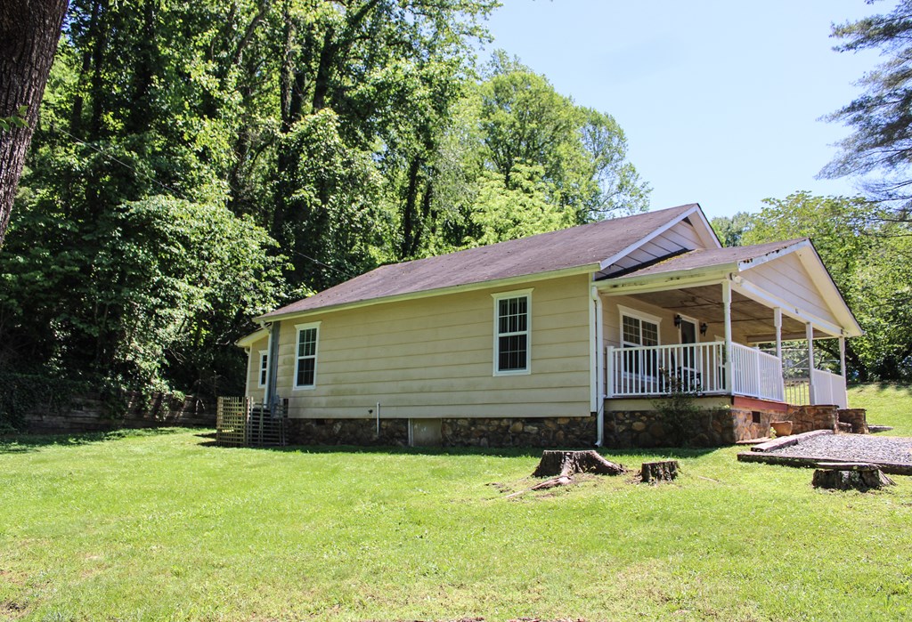 64 Cloe Moore Dr.