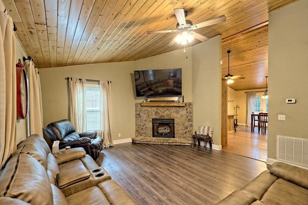55 Rolling Oaks Road