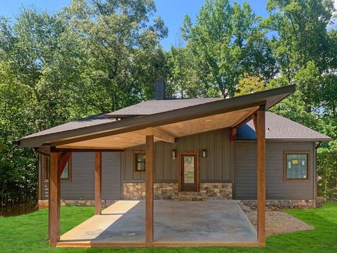 A home in Mccaysville