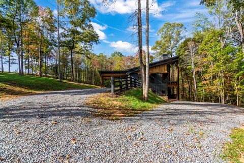 A home in Mccaysville