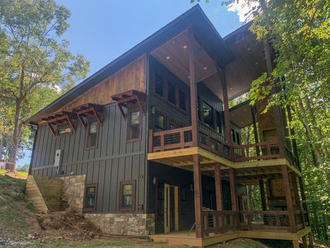 A home in Mccaysville