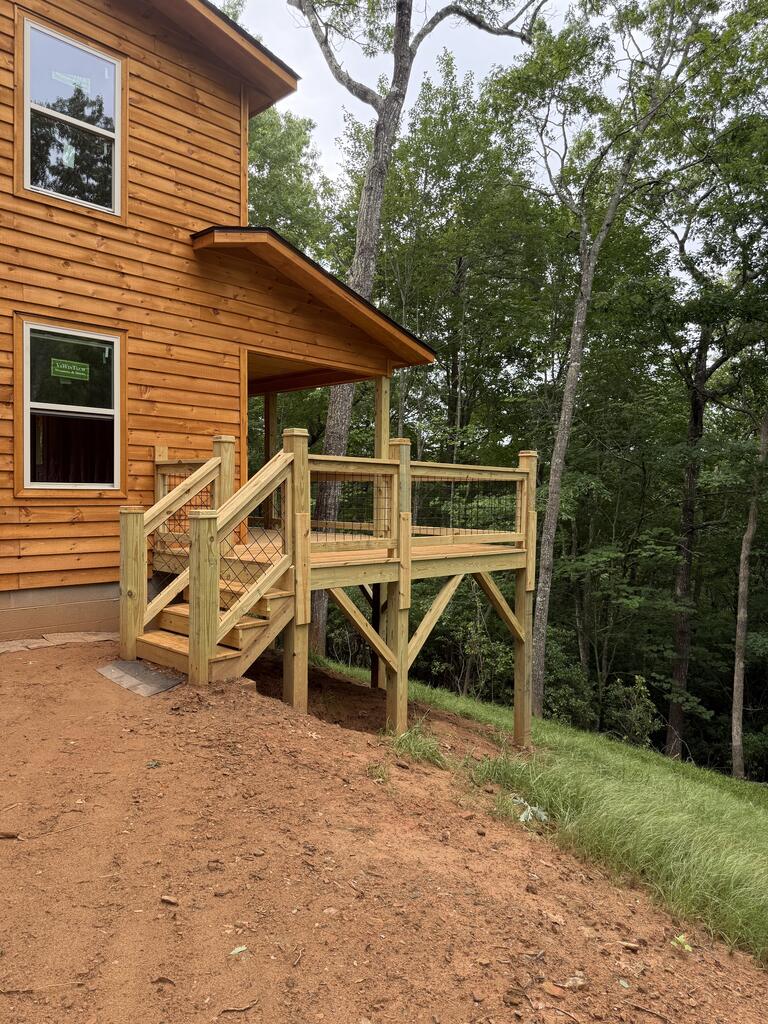 121 Surrey Trail