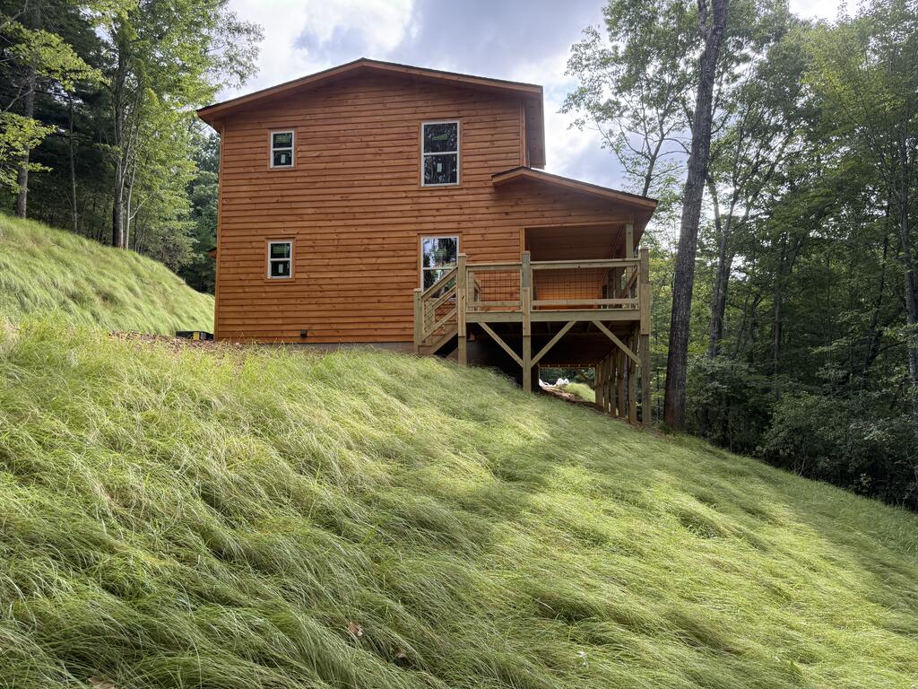 121 Surrey Trail
