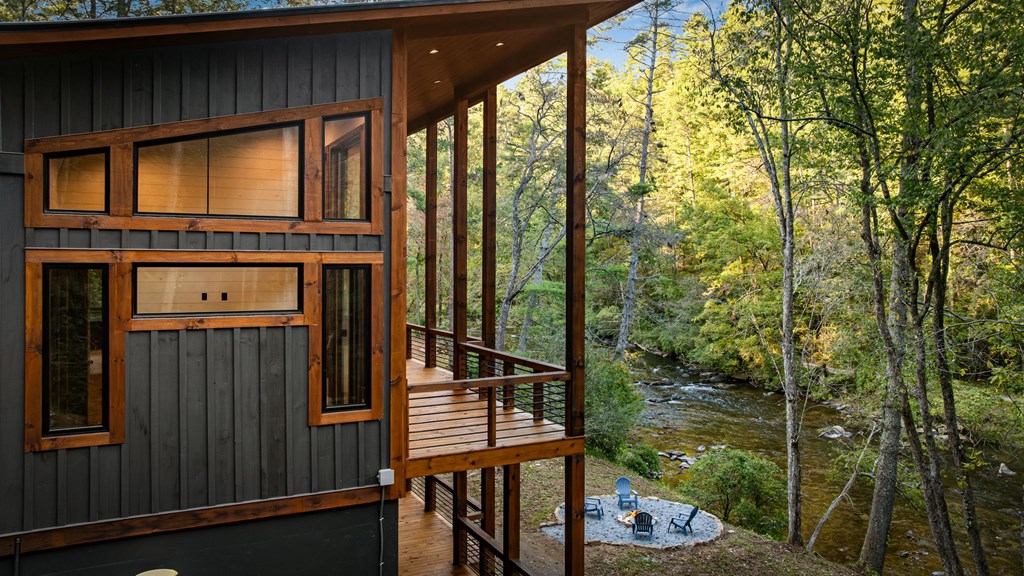 212 Fish Tale Cove