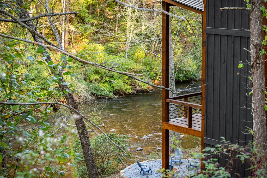 212 Fish Tale Cove