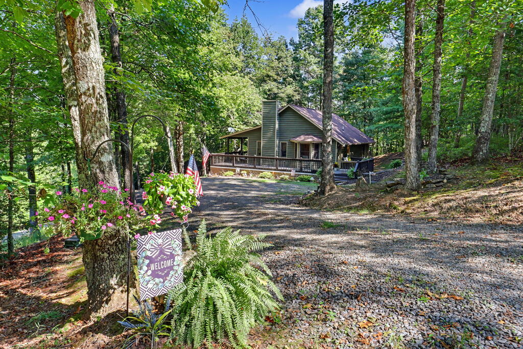 44 Fieldcrest Drive