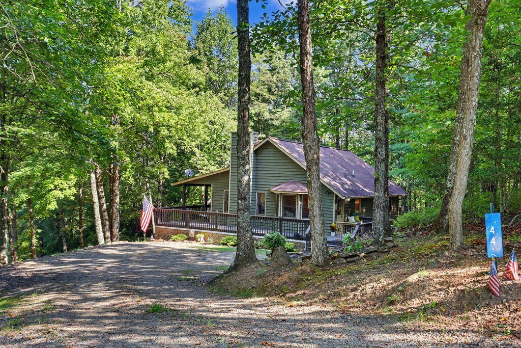 44 Fieldcrest Drive