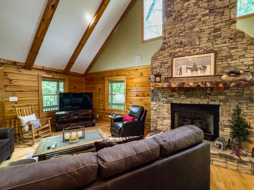 560 Mossy Creek Trail