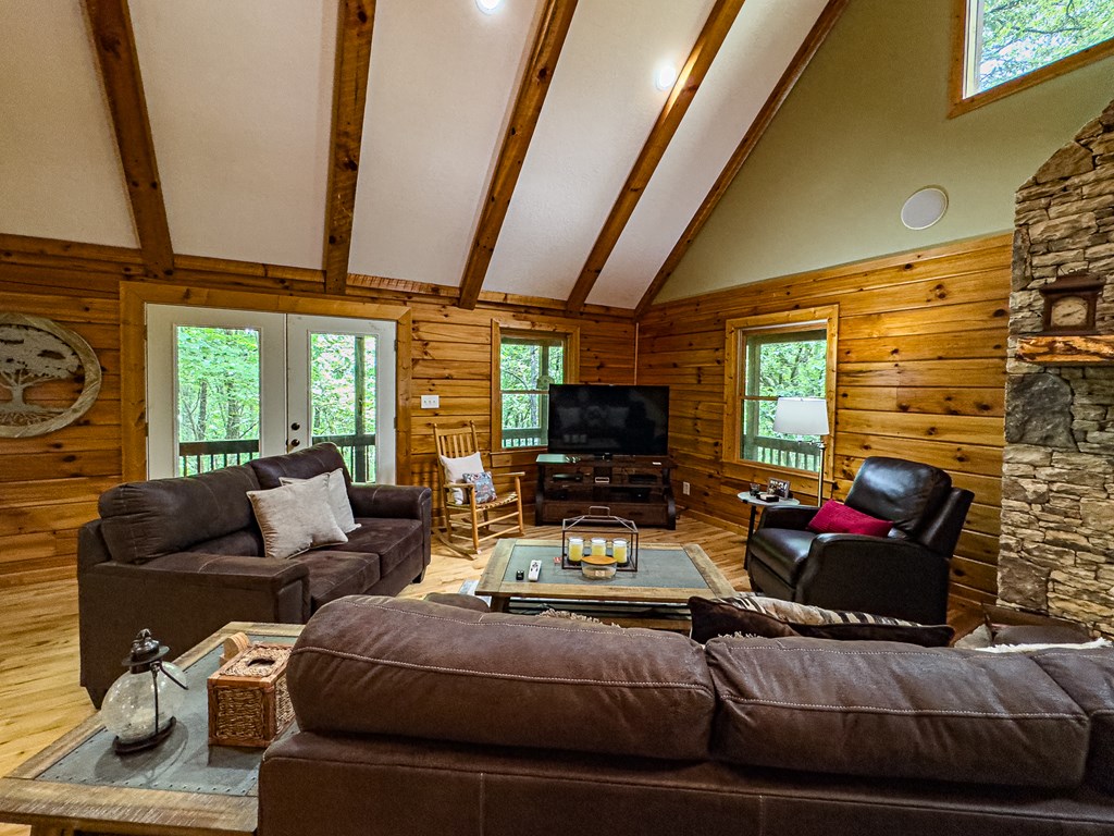 560 Mossy Creek Trail