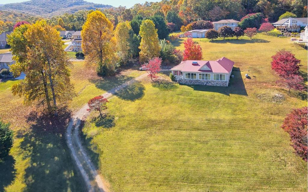 1613 Cedar Cliff Road
