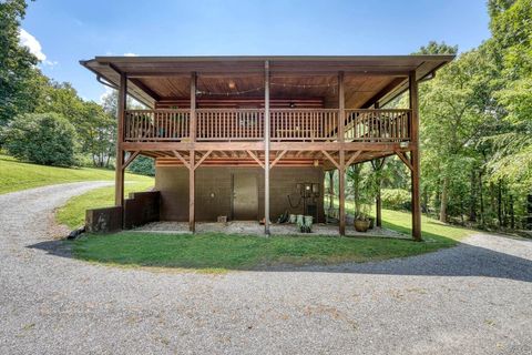 A home in Hayesville