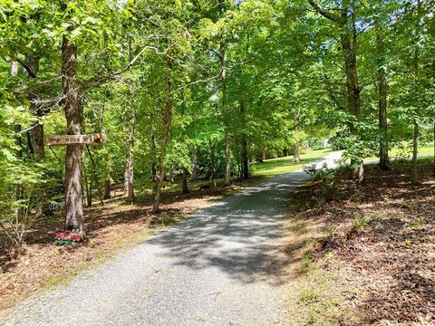 A home in Hayesville